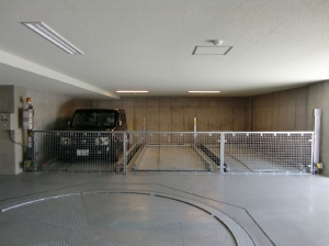 地下2段、地上1段昇降横行式立体駐車場