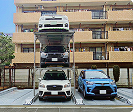 地下にセミルーフ車も駐車可能