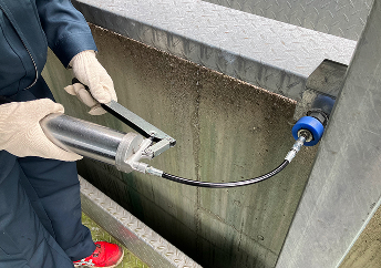 振れ止めローラー調整作業1