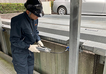 振れ止めローラー調整作業2